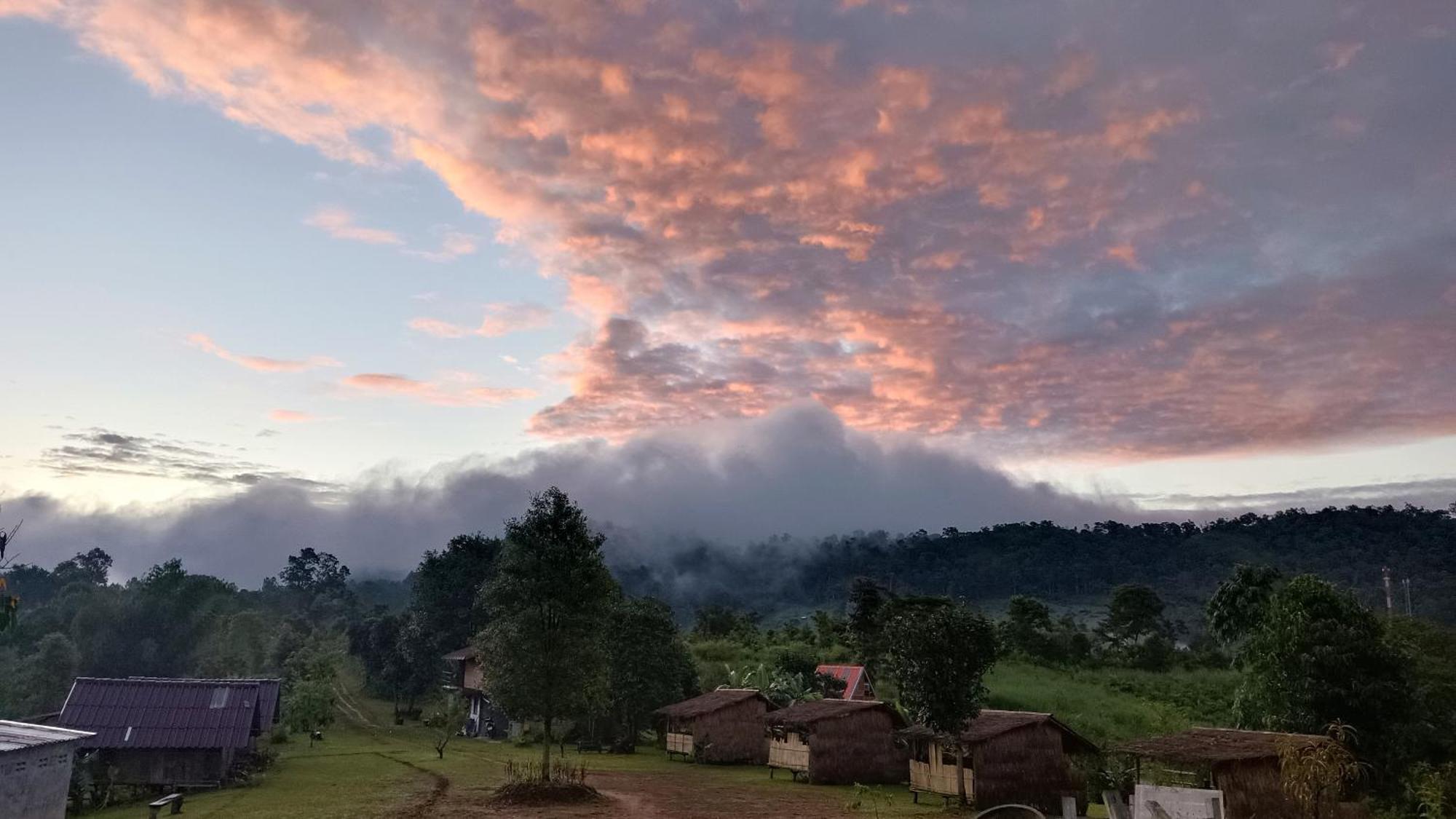 ไร่นิธิสุนทร Nithisoonthon Farmstay Мехонгсон Екстер'єр фото