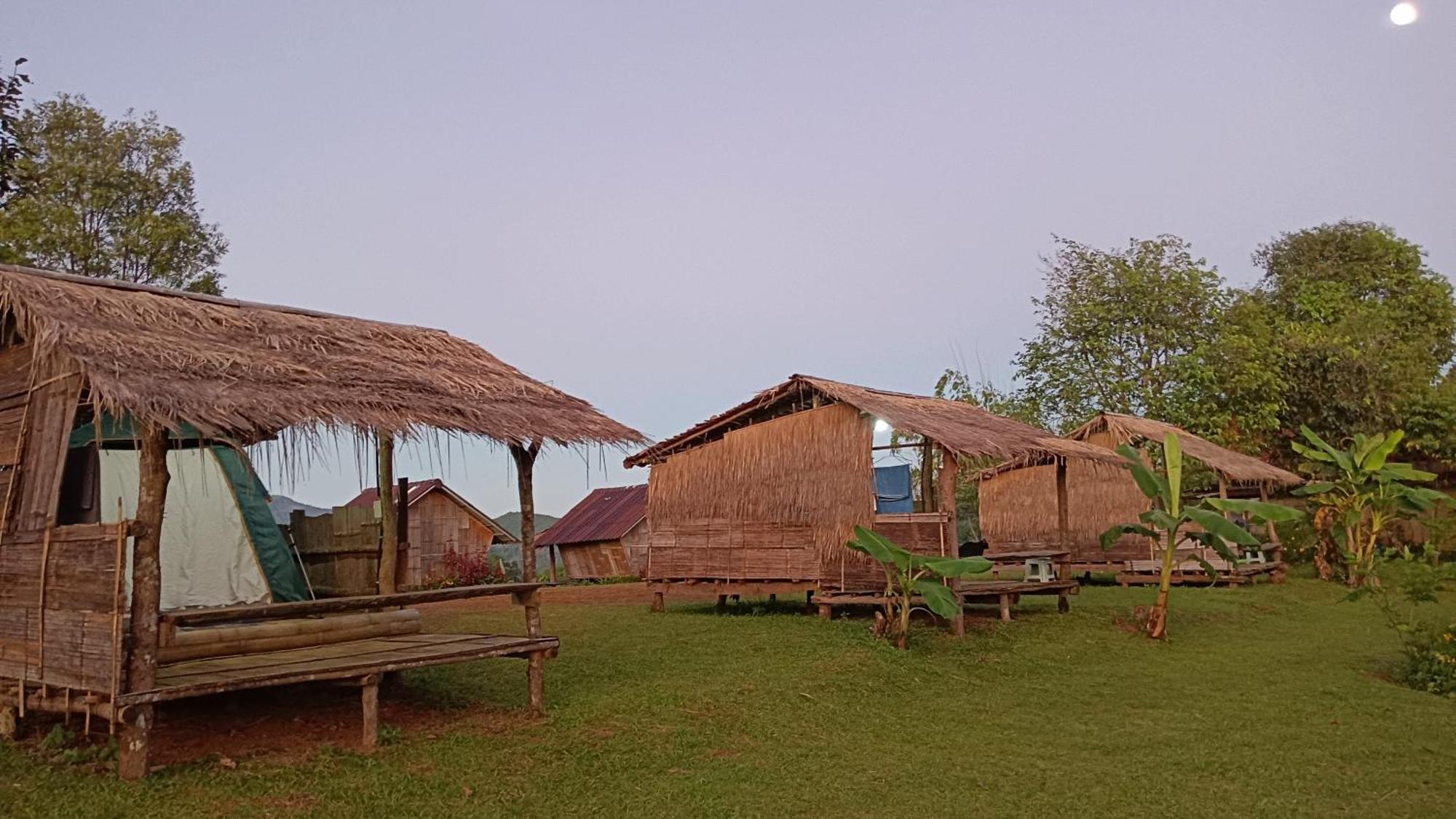 ไร่นิธิสุนทร Nithisoonthon Farmstay Мехонгсон Екстер'єр фото
