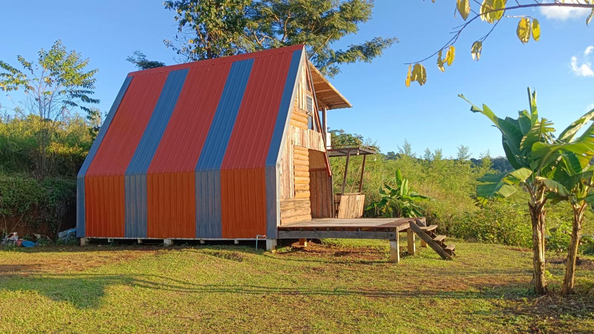 ไร่นิธิสุนทร Nithisoonthon Farmstay Мехонгсон Екстер'єр фото
